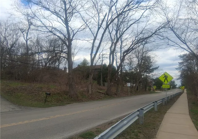 3rd image of 001 Morrow Road, Upper St Clair, PA 15241 | MLS# 1745021