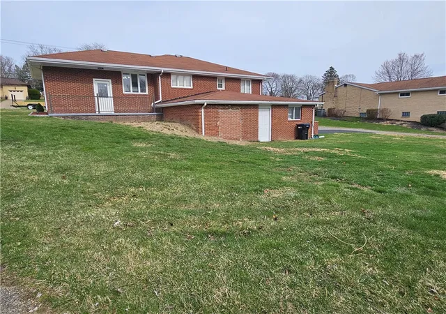 Photo 2 of Single family home for sale at 392 Ctr Grange Rd, Monaca, PA 15061 | MLS# 1745779 | Listing updated on 2026-08-21