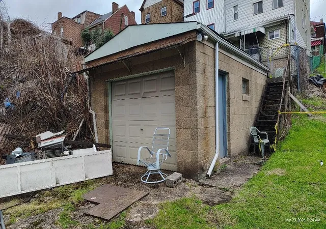 Listing Photo 5 - Condo for sale in building located at 3215 Juliet St, Pittsburgh, PA 15213