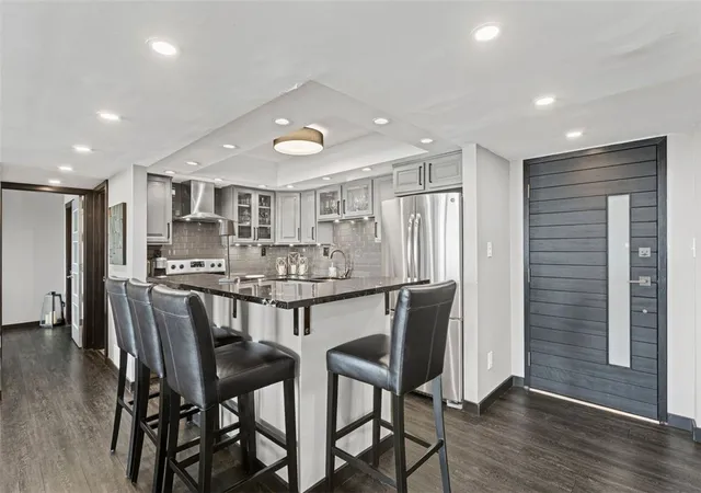 Photo 3 of Sale Pending at 1000 Grandview Ave #405, Mt Washington, PA 15211 | MLS# 1746068 | Listing updated on 2026-08-24