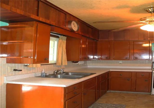 Photo 5 of Single family home for sale at 67 Warren St, Crafton, PA 15205 | MLS# 1746264 | Listing updated on 2026-08-29