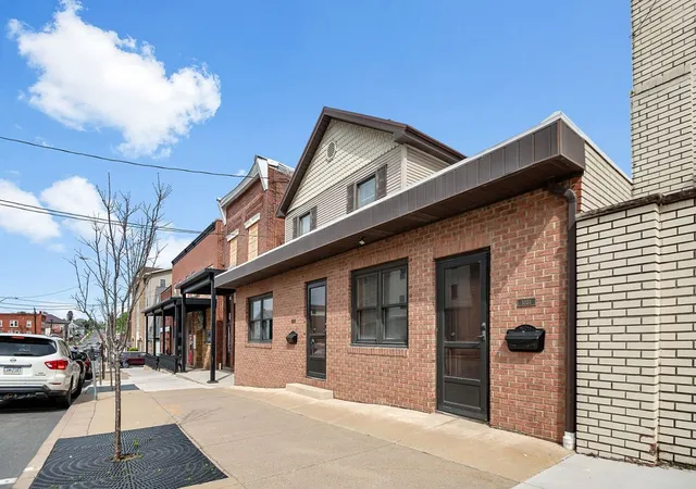 Photo 3 of Single family home for sale at 1023 Philadelphia St, Indiana, PA 15701 | MLS# 1746606 | Listing updated on 2026-08-27