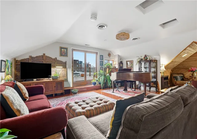 Photo 2 of Condo for sale at 825 Morewood Ave #PH2, Shadyside, PA 15213 | MLS# 1747512 | Listing updated on 2026-08-21