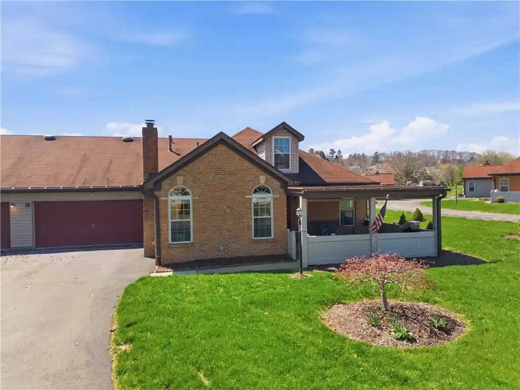 Listing Photo 2 - Condo for sale in 80 Ashford Dr located at 80 Ashford Dr, Cranberry Township, PA 17025 - Unit 80 Ashford Dr