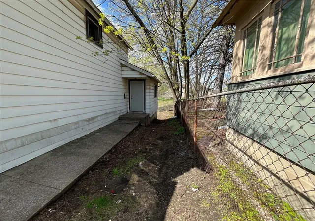 Photo 3 of Single family home for sale at 439 Malleable St, Sharon, PA 16146 | MLS# 1748201 | Listing updated on 2026-10-06
