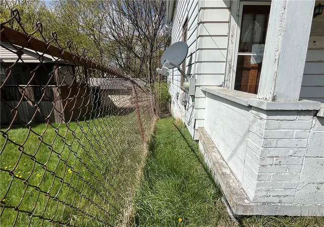 Photo 4 of Single family home for sale at 439 Malleable St, Sharon, PA 16146 | MLS# 1748201 | Listing updated on 2026-10-06
