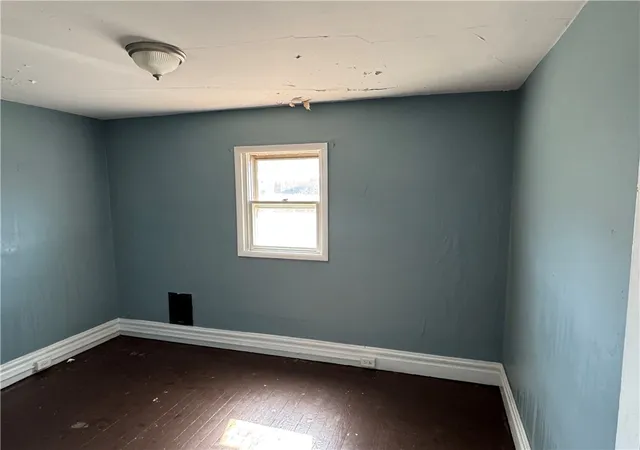 Photo 7 of Single family home for sale at 825 Morton St, New Castle, PA 16101 | MLS# 1748451 | Listing updated on 2026-08-26