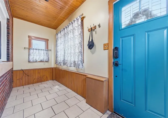 Photo 2 of Single family home for sale at 217 Ilion St, Greenfield, PA 15207 | MLS# 1748476 | Listing updated on 2026-08-20