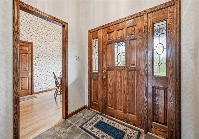Photo 3 of Condo for sale at 180 Oakview Dr, Hermitage, PA 16148 | MLS# 1748705 | Listing updated on 2026-08-23