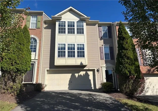 Photo 1 of Townhouse for sale at 2006 Overlook Ct, Canonsburg, PA 15317 | MLS# 1748799 | Listing updated on 2026-08-18
