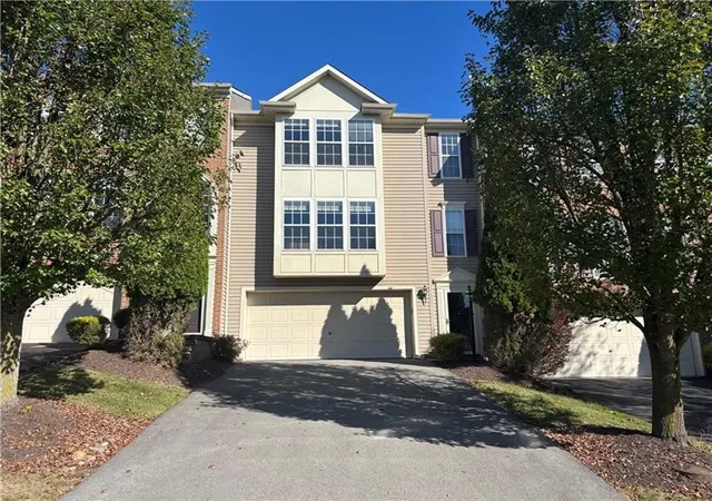 Photo 2 of Townhouse for sale at 2006 Overlook Ct, Canonsburg, PA 15317 | MLS# 1748799 | Listing updated on 2026-08-18