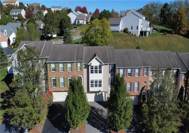 Photo 3 of Townhouse for sale at 2006 Overlook Ct, Canonsburg, PA 15317 | MLS# 1748799 | Listing updated on 2026-08-18