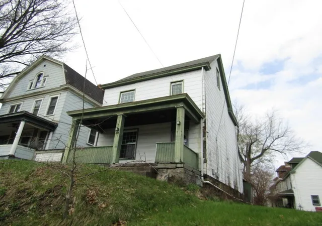 Photo 2 of Single family home for sale at 415 N School St, Avalon, PA 15202 | MLS# 1748931 | Listing updated on 2026-08-27