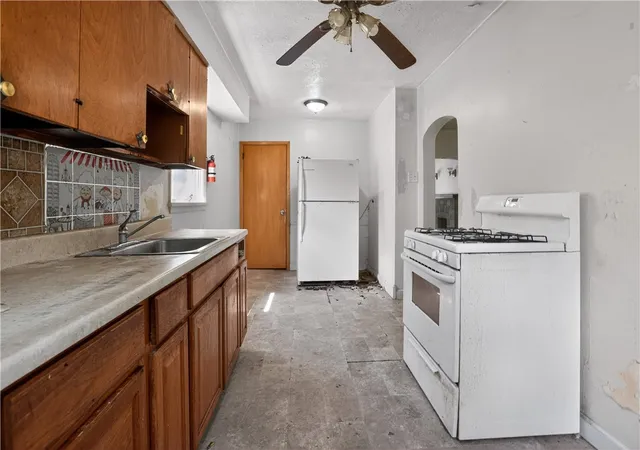 Photo 3 of Single family home for sale at 504 Stratmore St, Crafton Heights, PA 15205 | MLS# 1749041 | Listing updated on 2026-08-26