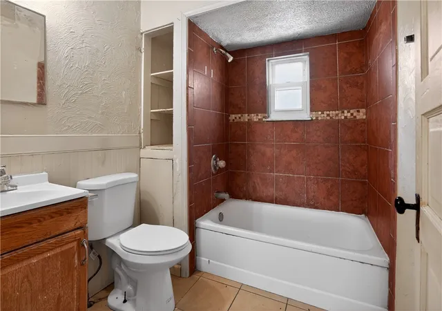 Photo 4 of Single family home for sale at 504 Stratmore St, Crafton Heights, PA 15205 | MLS# 1749041 | Listing updated on 2026-08-26