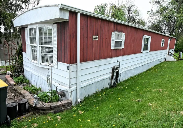 Photo 2 of Manufactured home for sale at 6 Roundtable Dr, Rostraver, PA 15012 | MLS# 1749355 | Listing updated on 2026-08-23