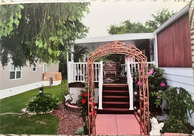 Photo 3 of Manufactured home for sale at 6 Roundtable Dr, Rostraver, PA 15012 | MLS# 1749355 | Listing updated on 2026-08-23