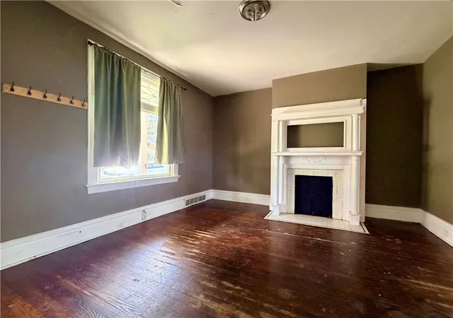 Photo 3 of House for sale at 2088 Plainview Ave, Brookline, PA 15226 | MLS# 1749353 | Listing updated on 2026-08-22