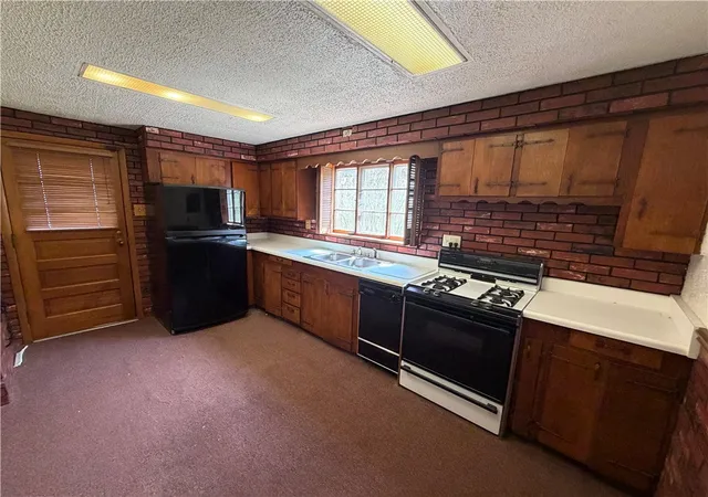 Photo 2 of Single family home for sale at 214 Madison Ave, Sewickley Twp, PA 15637 | MLS# 1749285 | Listing updated on 2026-08-20