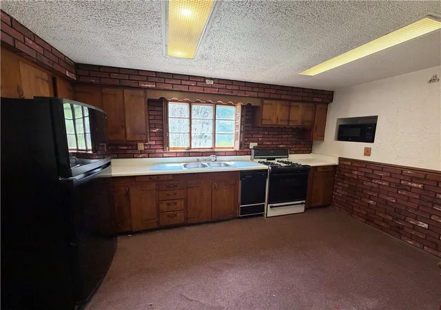 Photo 3 of Single family home for sale at 214 Madison Ave, Sewickley Twp, PA 15637 | MLS# 1749285 | Listing updated on 2026-08-20