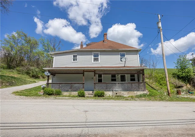 Photo 1 of Single family home for sale at 225 Lynn Rd, Brownsville, PA 15417 | MLS# 1749666 | Listing updated on 2026-08-25