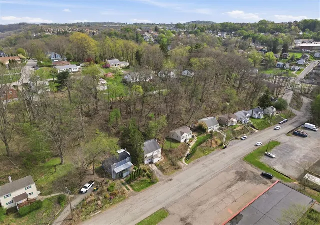 Photo 4 of Sale Pending at 116 6th Avenue, Ross Twp, PA 15229 | MLS# 1749931 | Listing updated on 2026-08-16