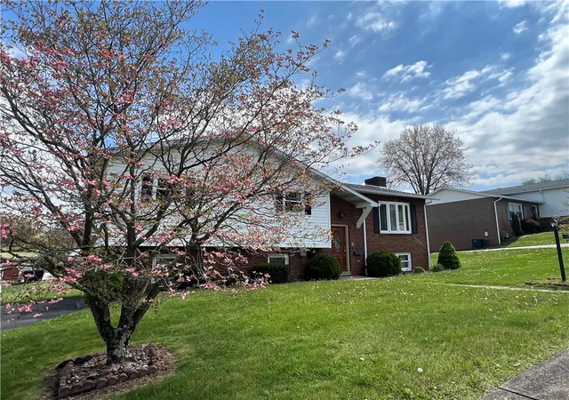 Photo 4 of Single family home for sale at 200 Hill St, Blairsville, PA 15717 | MLS# 1749795 | Listing updated on 2026-10-05