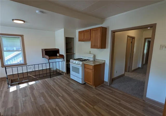 Photo 4 of Single family home for sale at 520 W Pike St, Meadowlands, PA 15347 | MLS# 1749897 | Listing updated on 2026-08-10
