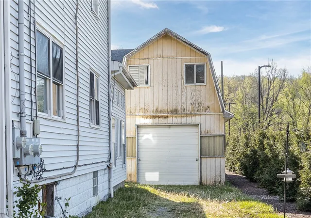 Photo 3 of Multi family home for sale at 524 W Pike St, Meadowlands, PA 15347 | MLS# 1749917 | Listing updated on 2026-08-10