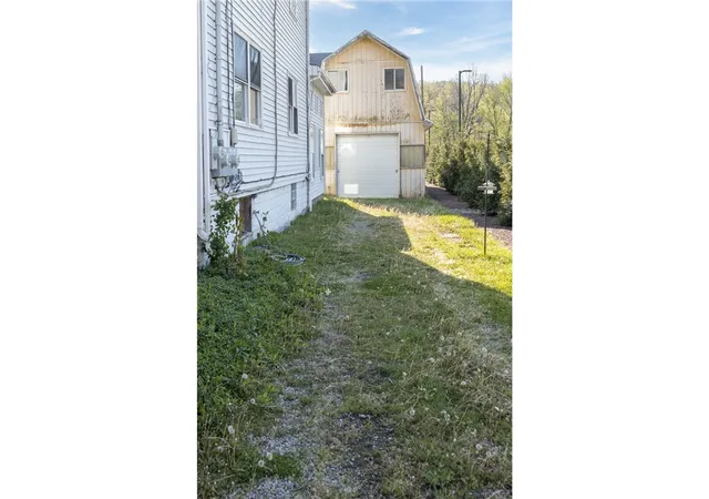Listing Photo 4 - Condo for sale in building located at 524 W Pike St, Meadowlands, PA 15317