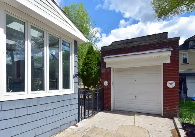 Photo 20 of Single family home for sale at 212 Virginia Ave, Aspinwall, PA 15215 | MLS# 1750249 | Listing updated on 2026-08-26