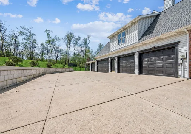 Photo 4 of Single family home for sale at 1140 S Whitmore Rd, Irwin, PA 15642 | MLS# 1750413 | Listing updated on 2026-08-28