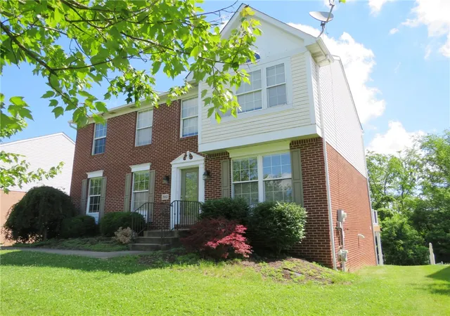 Photo 2 of Sale Pending at 392 Pine Ridge Dr, Peters Twp, PA 15367 | MLS# 1750584 | Listing updated on 2026-08-25