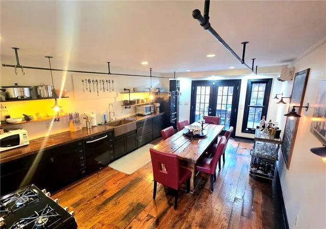 Photo 3 of Single family home for sale at 604 Middle St, Pittsburgh, PA 15212 | MLS# 1751049 | Listing updated on 2026-09-20