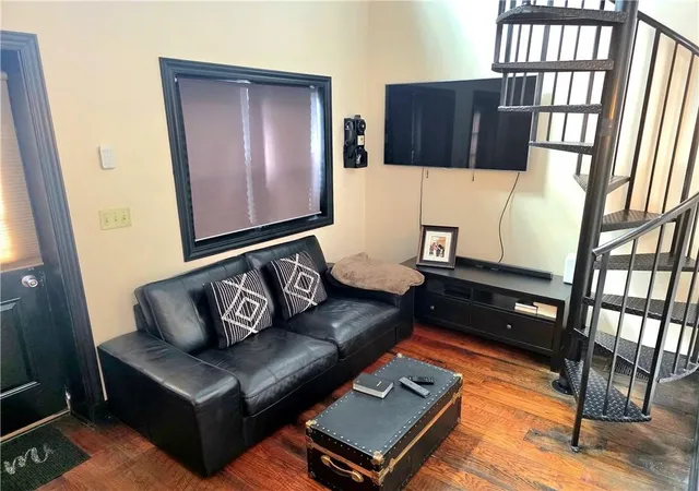 Photo 3 of Single family home for sale at 604 Middle St, Pittsburgh, PA 15212 | MLS# 1751049 | Listing updated on 2026-09-20