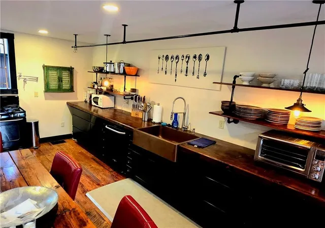 Photo 4 of Single family home for sale at 604 Middle St, Pittsburgh, PA 15212 | MLS# 1751049 | Listing updated on 2026-09-20