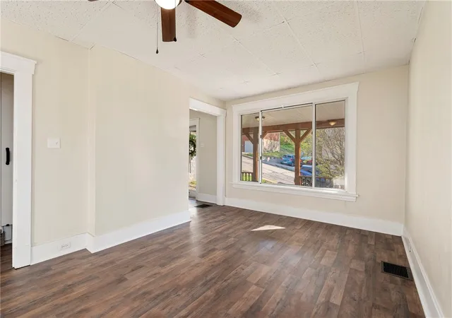 Photo 4 of Single family home for sale at 529 Windsor Ave, Pittsburgh, PA 15221 | MLS# 1751175 | Listing updated on 2026-08-11
