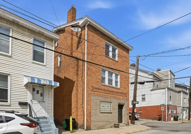 Photo 2 of Single family home for sale at 816 Penn St, Pittsburgh, PA 15215 | MLS# 1751405 | Listing updated on 2026-08-21