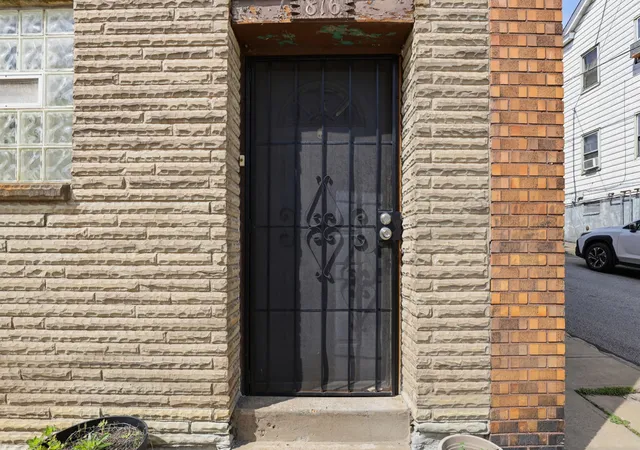 Single family home for sale at 816 Penn St, Pittsburgh, PA 15215 | MLS# 1751405 | Listing updated on 2026-08-21