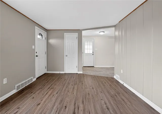Photo 2 of Single family home for sale at 3220 Overlook Dr, Liberty Boro, PA 15133 | MLS# 1750541 | Listing updated on 2026-08-26
