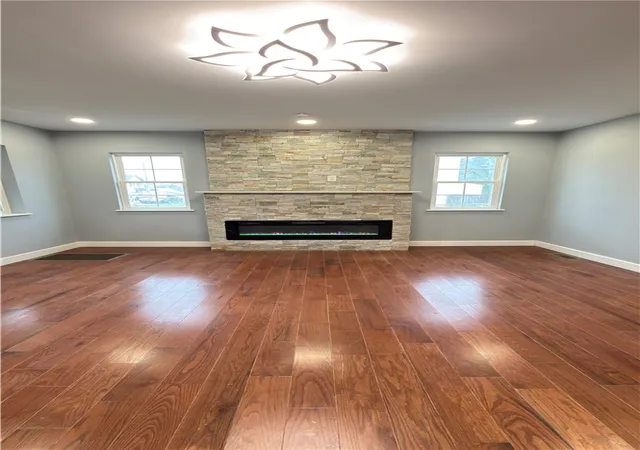 Photo 4 of Single family home for sale at 898 Speyer Ave, Monaca, PA 15061 | MLS# 1751515 | Listing updated on 2026-09-27