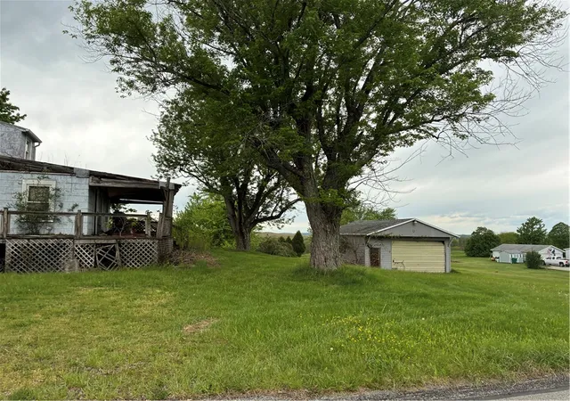 Photo 3 of Single family home for sale at 105 Lentz Rd, Latrobe, PA 15650 | MLS# 1751699 | Listing updated on 2026-08-24