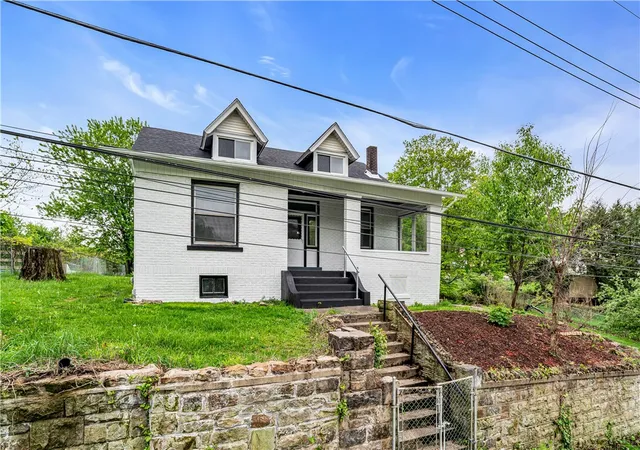 Photo 2 of Single family home for sale at 2123 Grandview Ave, Monroeville, PA 15146 | MLS# 1751987 | Listing updated on 2026-08-19