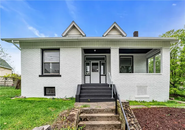 Photo 3 of Single family home for sale at 2123 Grandview Ave, Monroeville, PA 15146 | MLS# 1751987 | Listing updated on 2026-08-19