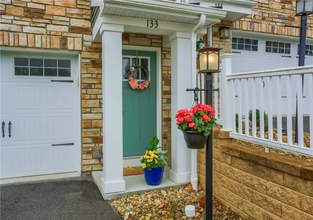 Photo 4 of Townhouse for sale at 133 Moyer Hl Dr, Cranberry Township, PA 16066 | MLS# 1750274 | Listing updated on 2026-08-30