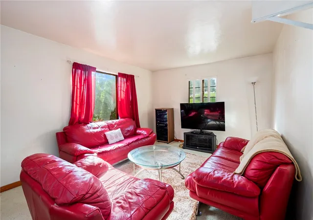 Photo 4 of Single family home for sale at 248 Cherry St, Homestead, PA 15120 | MLS# 1752268 | Listing updated on 2026-08-22
