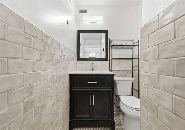 Photo 5 of Condo for sale at 112 Washington Pl #19C, Downtown Pgh, PA 15219 | MLS# 1752210 | Listing updated on 2026-08-19
