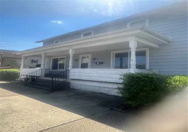 Photo 2 of Single family home for sale at 309 Spruce St, Mount Pleasant, PA 15666 | MLS# 1752462 | Listing updated on 2026-08-26