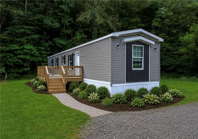 Photo 2 of Manufactured home for sale at 206 Iron Furnace Rd, East Brady, PA 16028 | MLS# 1752461 | Listing updated on 2026-08-28