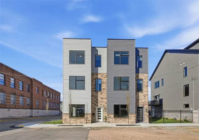 Photo 1 of Townhouse for sale at 905 Rickenbach St, East Allegheny, PA 15212 | MLS# 1752522 | Listing updated on 2026-08-21